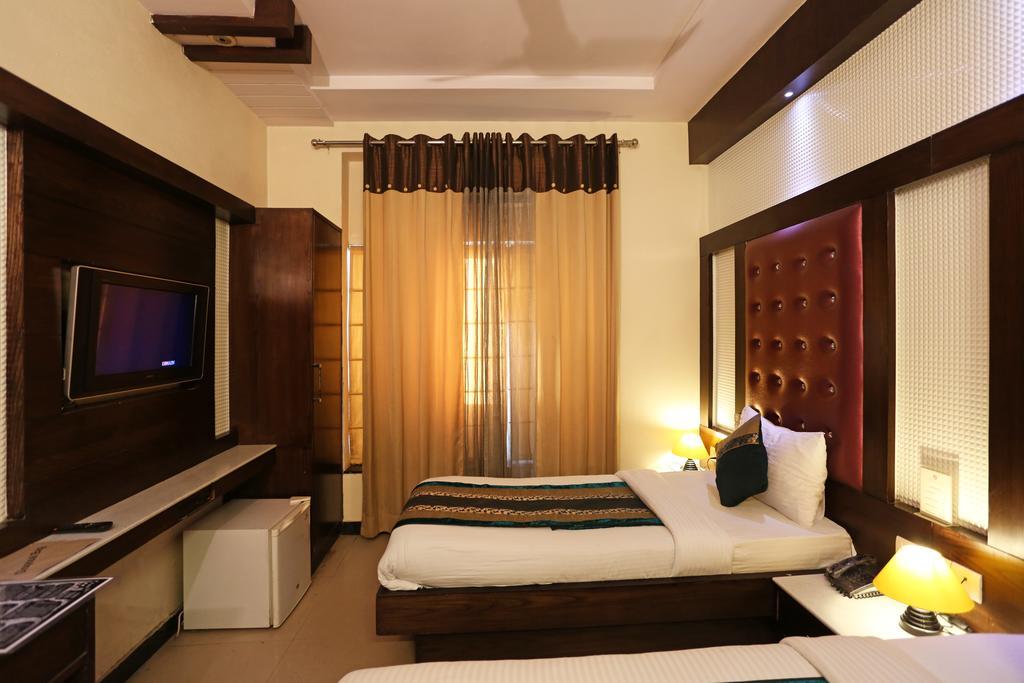 Hotel Star Plaza@New Delhi Railway Station Екстер'єр фото