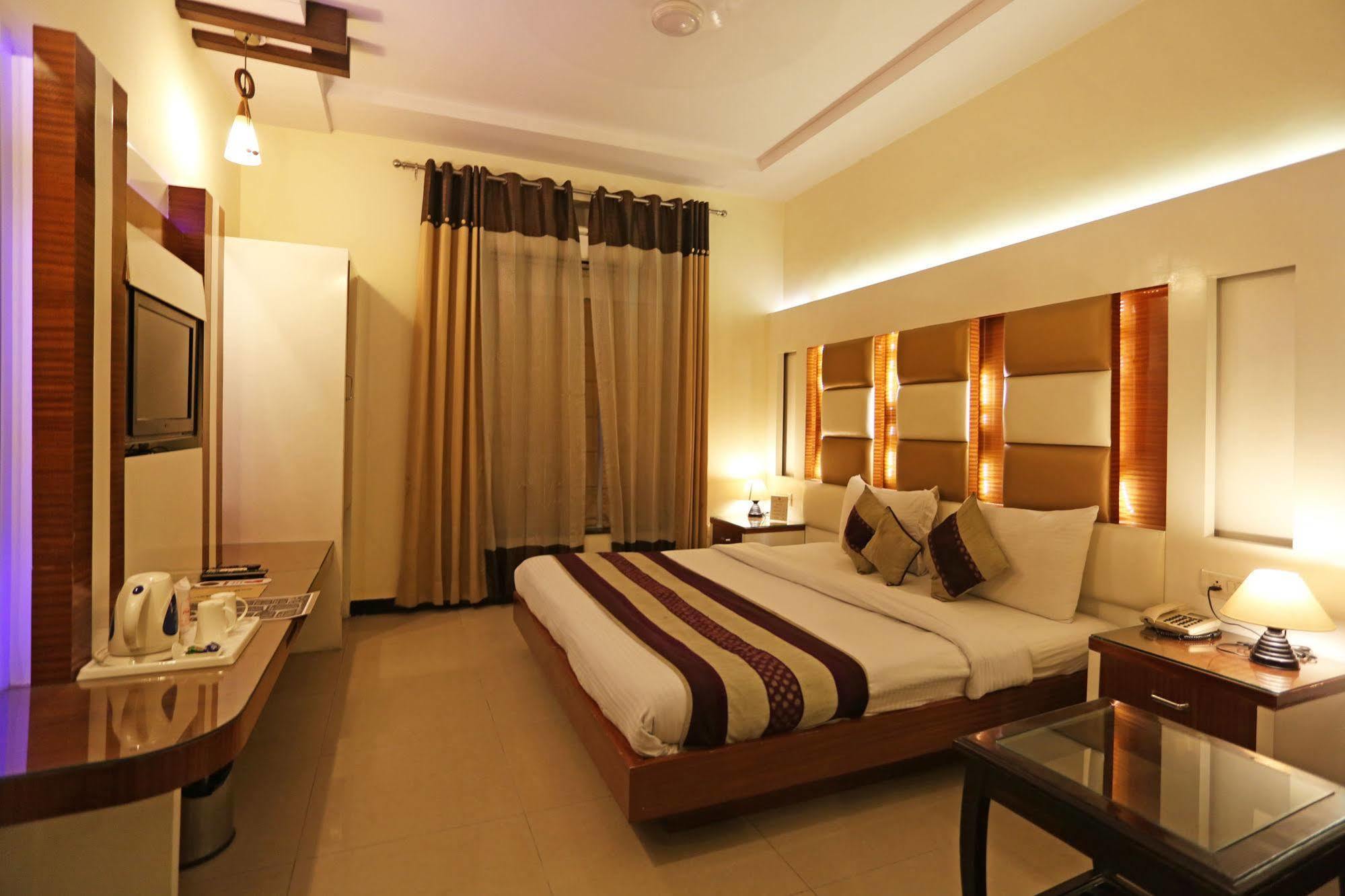 Hotel Star Plaza@New Delhi Railway Station Екстер'єр фото